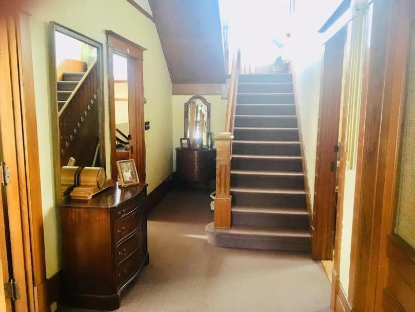 Le Petit Chateau Montebello B&B エクステリア 写真