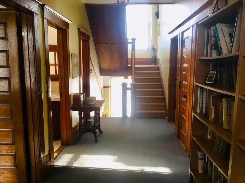 Le Petit Chateau Montebello B&B エクステリア 写真