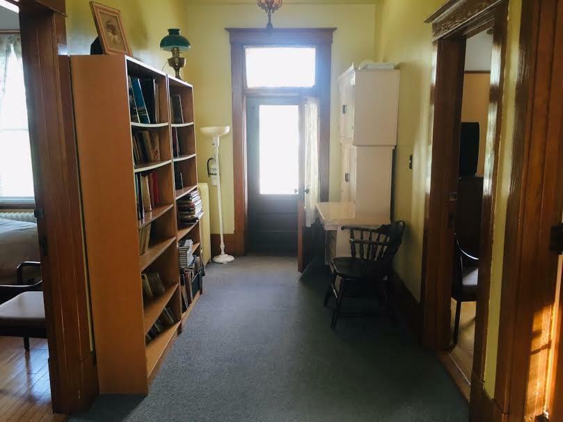 Le Petit Chateau Montebello B&B エクステリア 写真